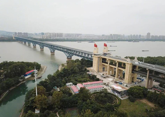 维安达斯激光对射为万里长江第一桥保驾护航